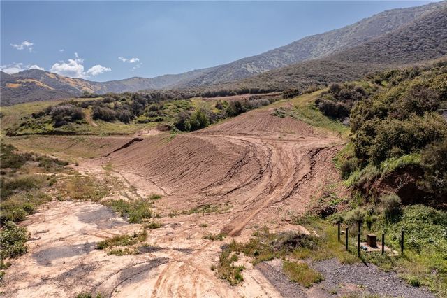 2 Plummers Lane, Mentone, CA 92359