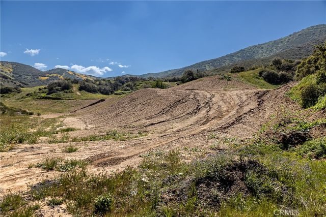 2 Plummers Lane, Mentone, CA 92359