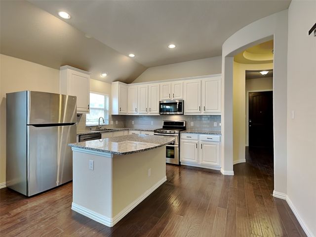 816 Water Garden Circle, Little Elm, TX 75068