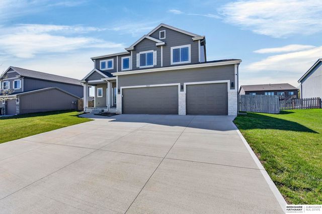 15010 S 19th Street, Bellevue, NE 68123