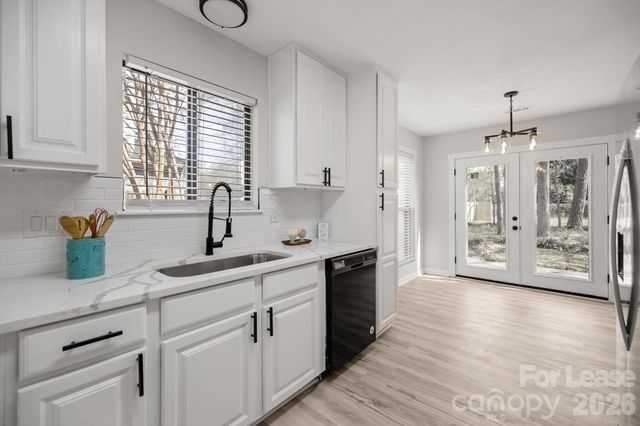 6722 Stillmeadow Drive, Charlotte, NC 28277