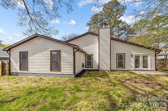 6722 Stillmeadow Drive, Charlotte, NC 28277