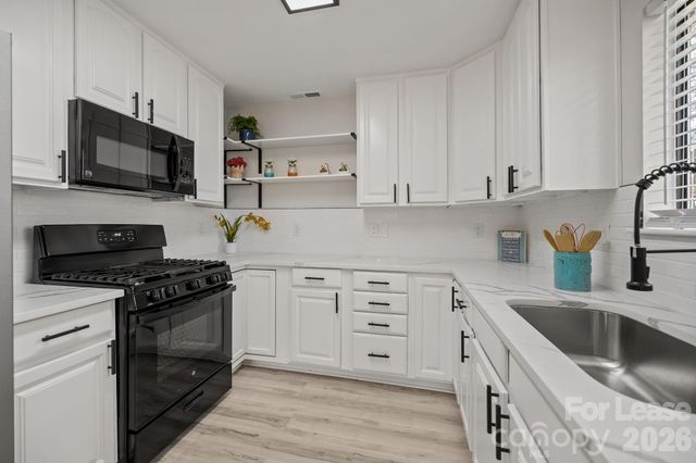 6722 Stillmeadow Drive, Charlotte, NC 28277