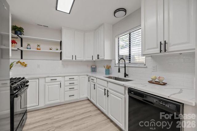 6722 Stillmeadow Drive, Charlotte, NC 28277