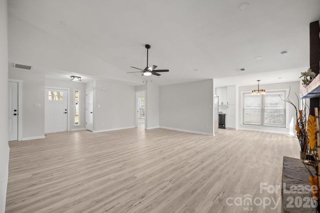 6722 Stillmeadow Drive, Charlotte, NC 28277