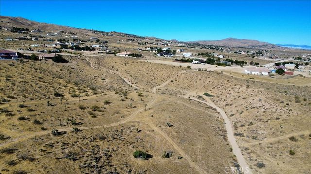 1 Rancho Street, Apple Valley, CA 92308