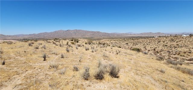 1 Rancho Street, Apple Valley, CA 92308