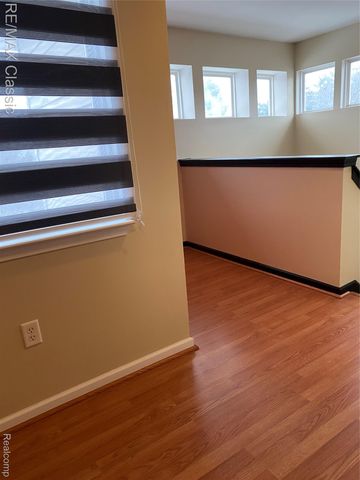 806 Brandon Avenue, Pontiac, MI 48340