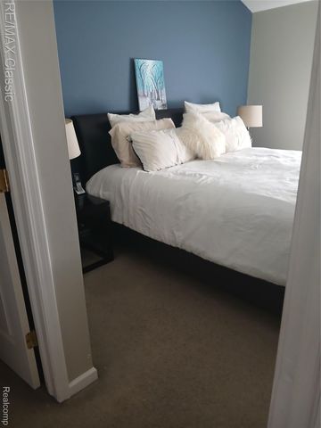 806 Brandon Avenue, Pontiac, MI 48340