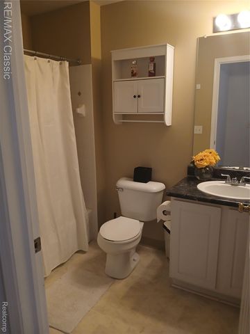 806 Brandon Avenue, Pontiac, MI 48340