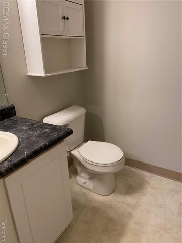 806 Brandon Avenue, Pontiac, MI 48340