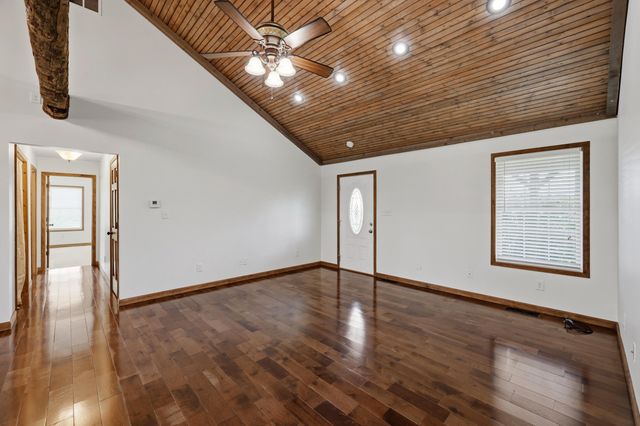 550 College Road, Paris, KY 40361