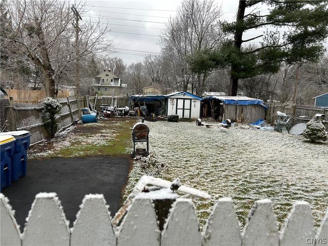 221 Stonefield Road, Onondaga, NY 13205