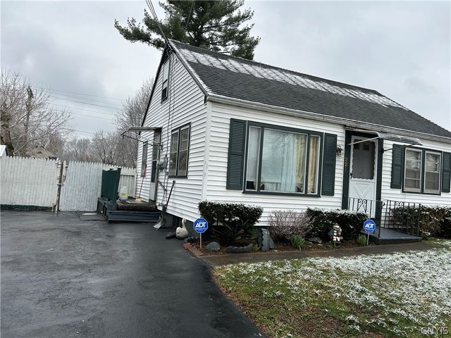 221 Stonefield Road, Onondaga, NY 13205