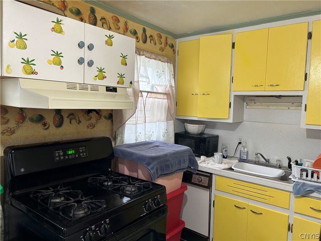 221 Stonefield Road, Onondaga, NY 13205