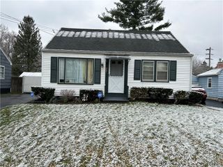 221 Stonefield Road, Onondaga, NY 13205