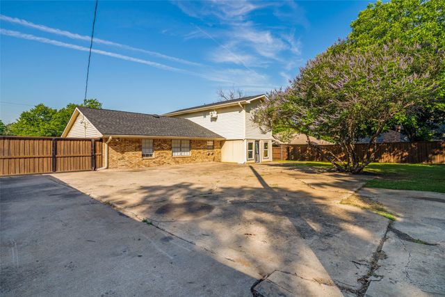 110 & 108 Weaver Street, Forney, TX 75126
