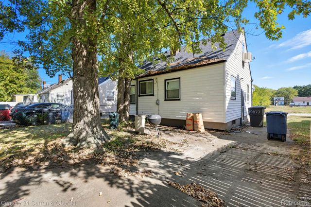 19977 SANTA BARBARA Drive, Detroit, MI 48221