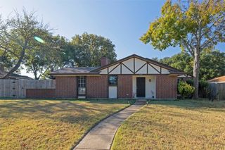 710 Waynelee Drive, Lancaster, TX 75146