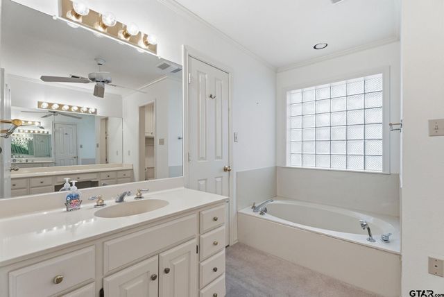 241 Lakeside Place, Mineola, TX 75773