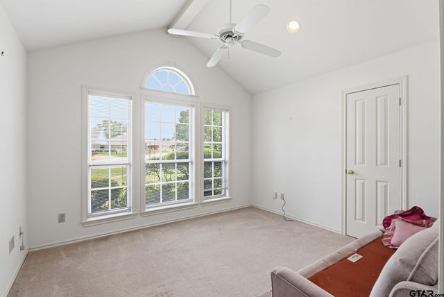 241 Lakeside Place, Mineola, TX 75773