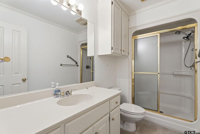 241 Lakeside Place, Mineola, TX 75773