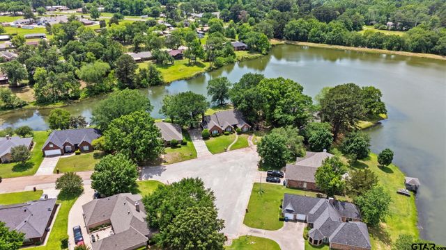 241 Lakeside Place, Mineola, TX 75773