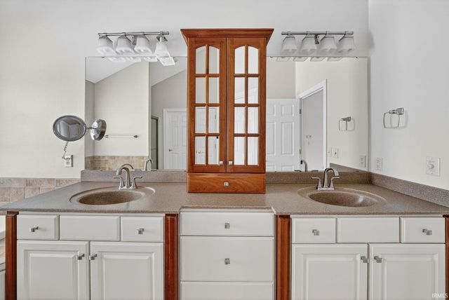 51216 Leeward Point, Granger, IN 46530