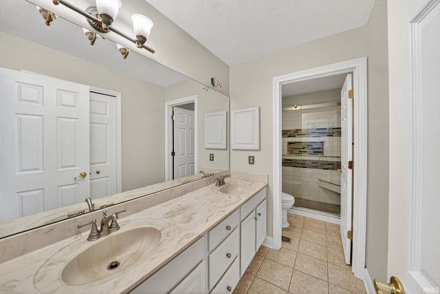 51216 Leeward Point, Granger, IN 46530