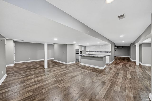 51216 Leeward Point, Granger, IN 46530