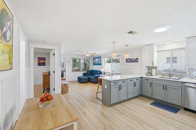 417 63RD STREET, Holmes Beach, FL 34217