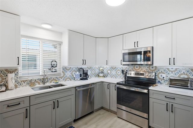 417 63RD STREET, Holmes Beach, FL 34217