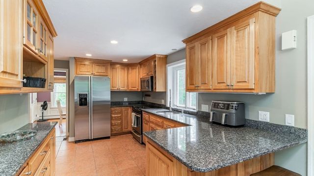 142 Baker St, Walpole, MA 02081