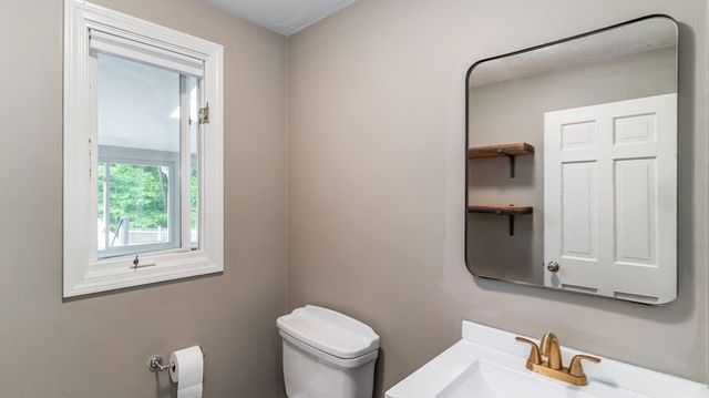 142 Baker St, Walpole, MA 02081