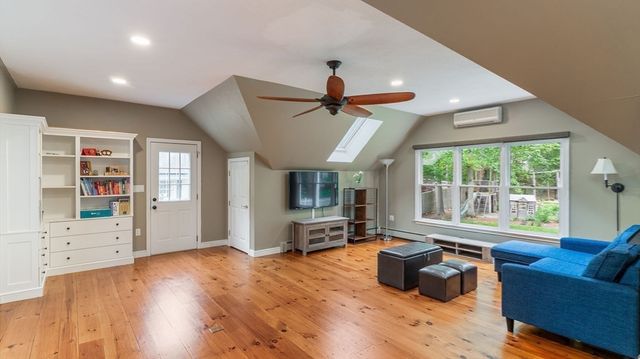 142 Baker St, Walpole, MA 02081