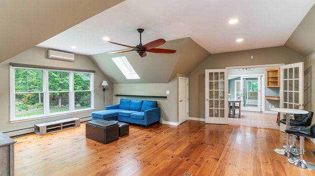 142 Baker St, Walpole, MA 02081
