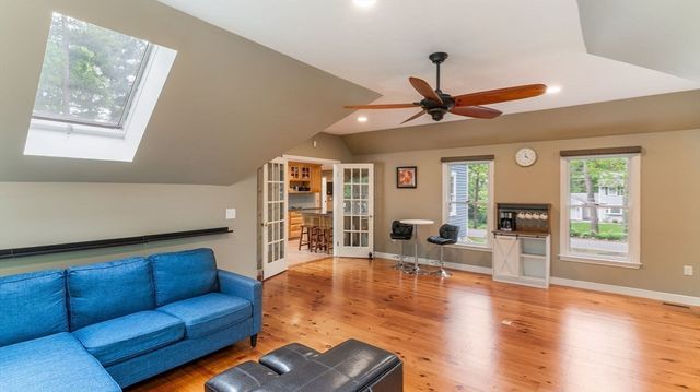 142 Baker St, Walpole, MA 02081