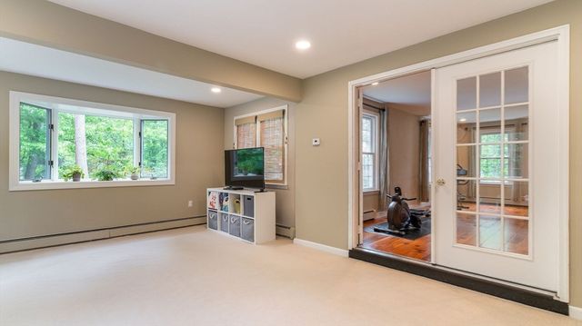 142 Baker St, Walpole, MA 02081