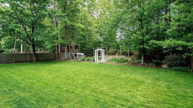 142 Baker St, Walpole, MA 02081
