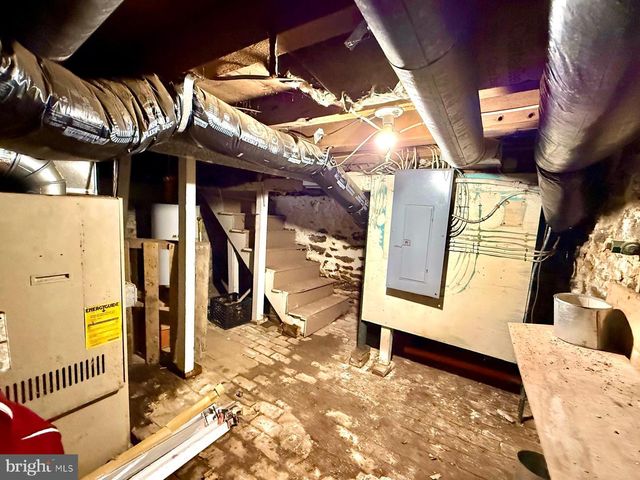 73 MAPLE AVE, Cedarville, NJ 08311