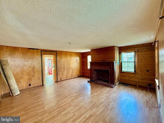 73 MAPLE AVE, Cedarville, NJ 08311