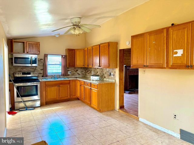 73 MAPLE AVE, Cedarville, NJ 08311