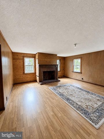 73 MAPLE AVE, Cedarville, NJ 08311