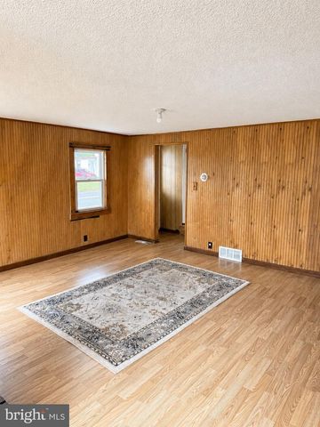73 MAPLE AVE, Cedarville, NJ 08311