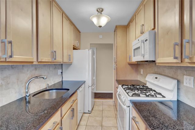 54-44 Little Neck Parkway 4S, Little Neck, NY 11362