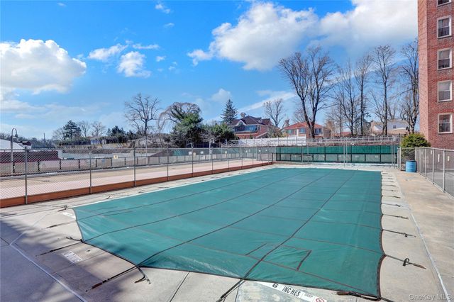 54-44 Little Neck Parkway 4S, Little Neck, NY 11362