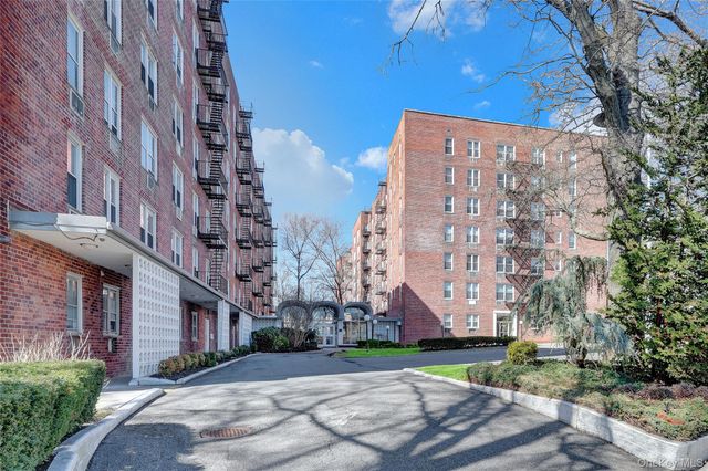 54-44 Little Neck Parkway 4S, Little Neck, NY 11362