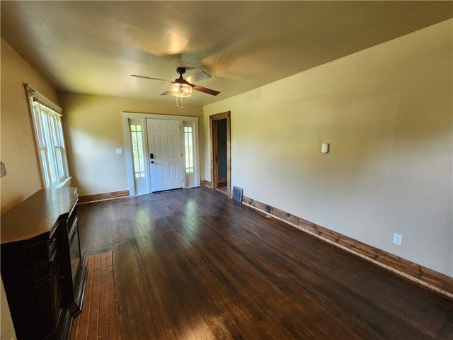 634 Scotland Ln, Union Twp, PA 16101
