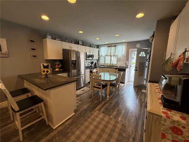 908 Evergreen Ave, Millvale, PA 15209