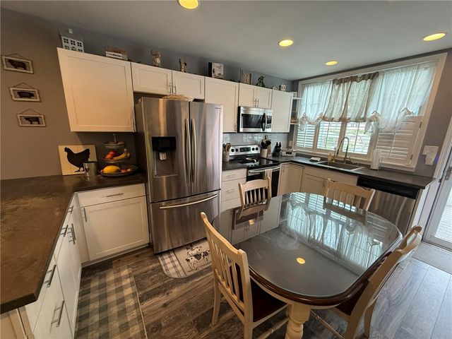 908 Evergreen Ave, Millvale, PA 15209